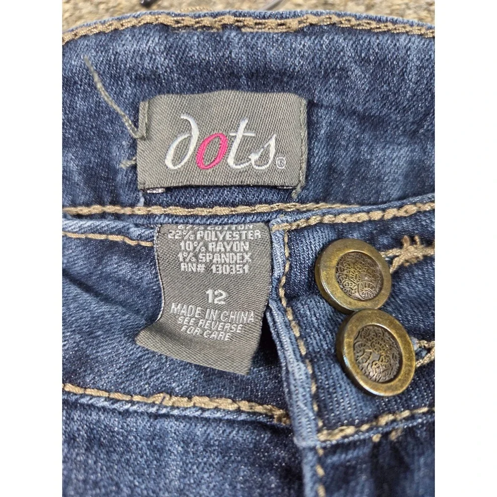 Dots Women's Size 12 Capri Jeans Blue Denim Mid Rise Mid Calf Casual 38x18‎